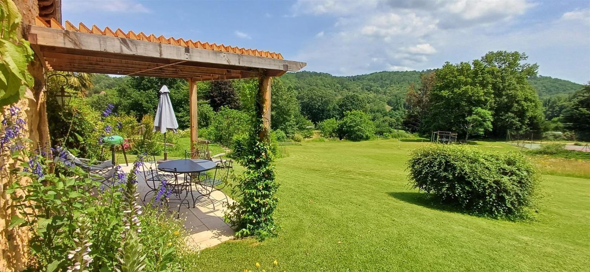 Domaine De Cournet Haut, A 17Th Century Property Set On A Calm, Idyllic Domain With Pool, Tennis, Bikes And More Les Vauries Exterior photo